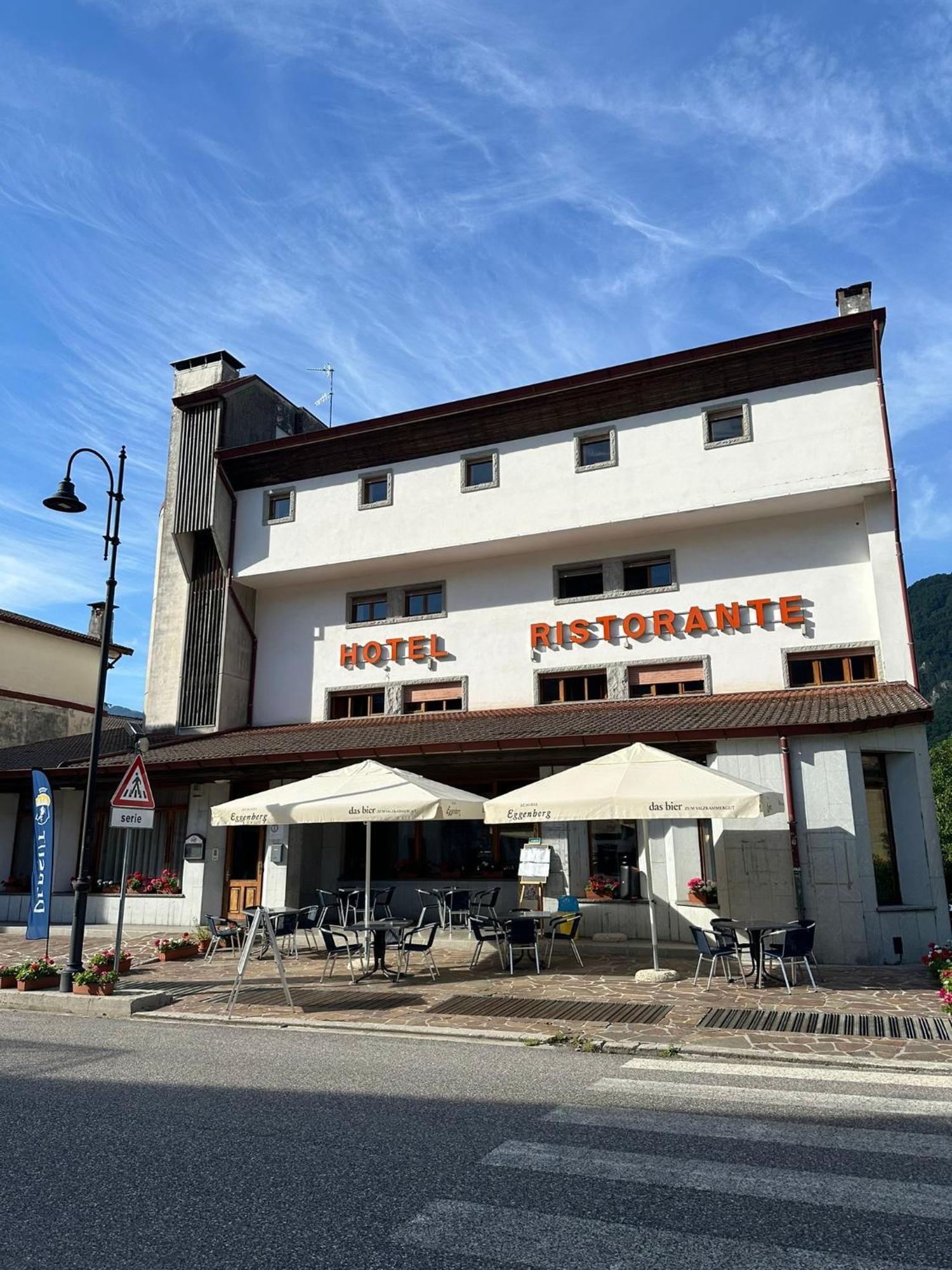 Bike & Bikers Hotel Restaurant Ampezzo Exteriör bild