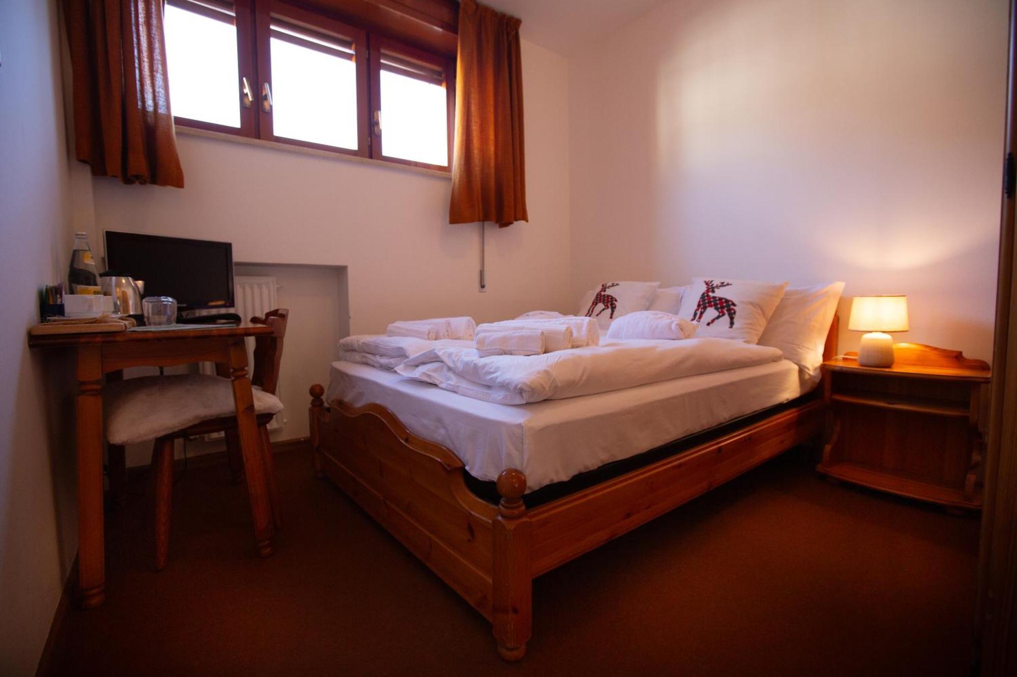 Bike & Bikers Hotel Restaurant Ampezzo Exteriör bild