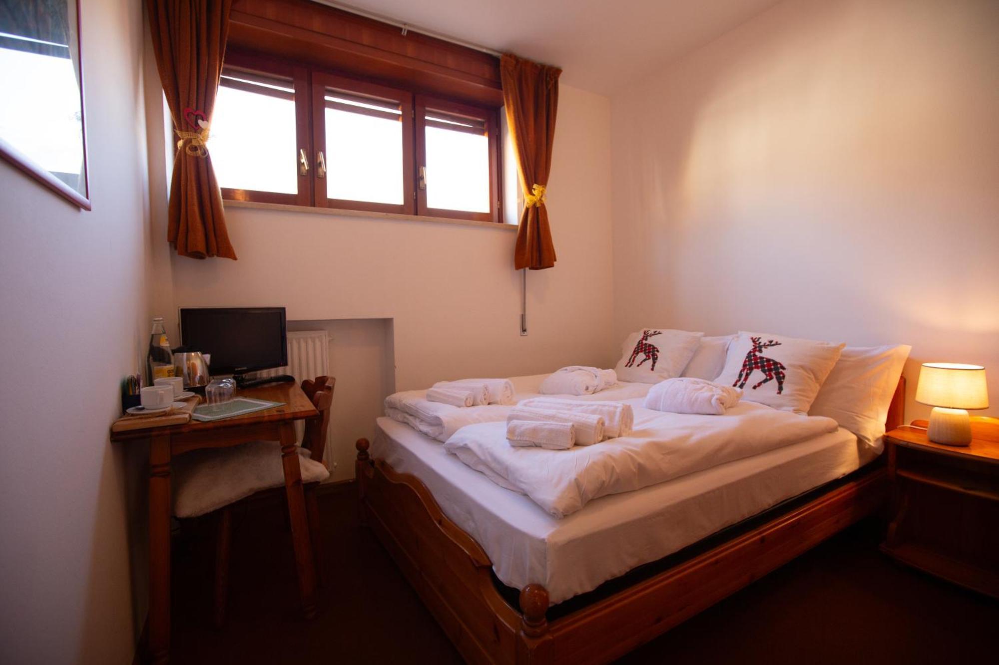Bike & Bikers Hotel Restaurant Ampezzo Exteriör bild