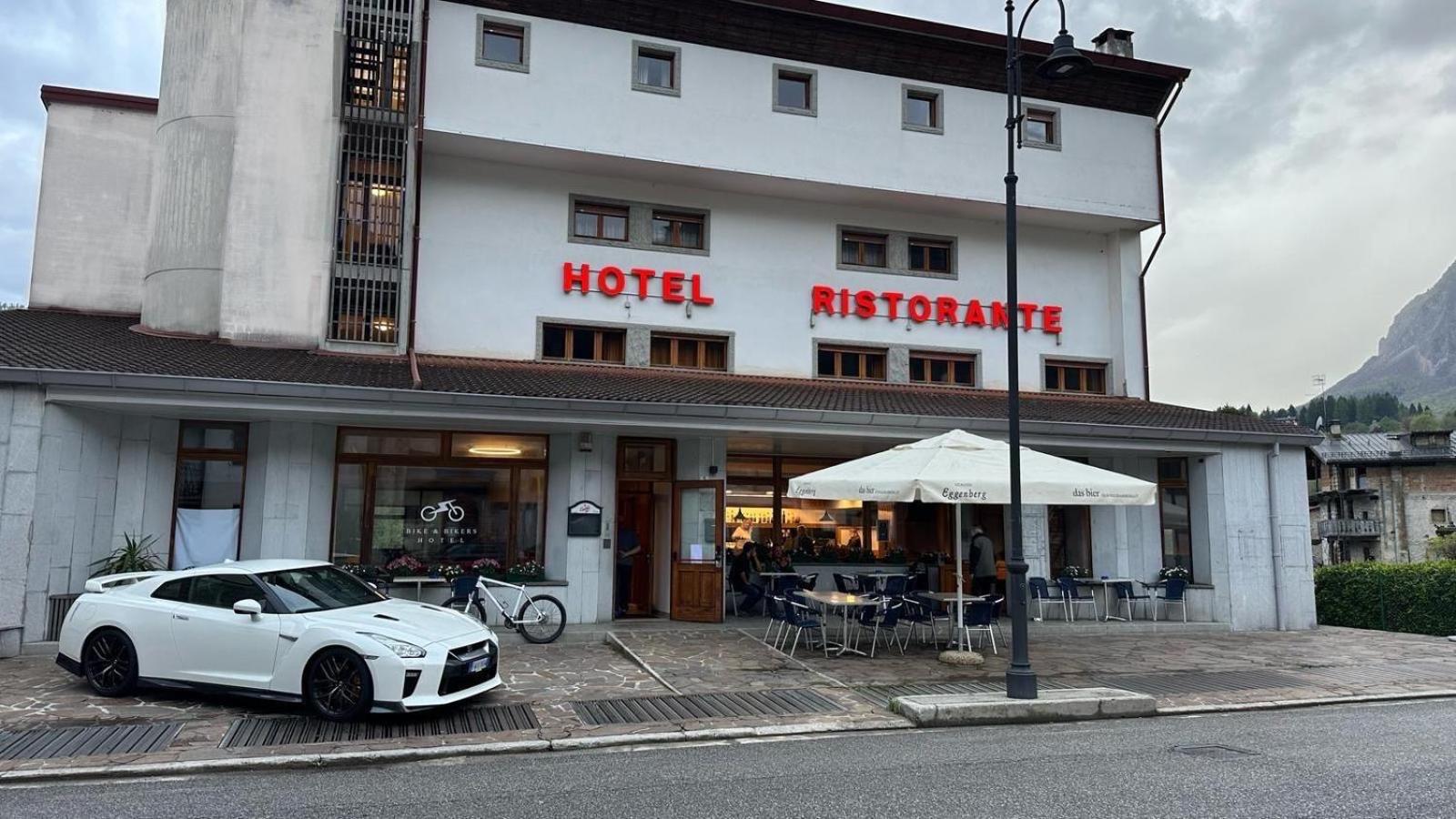 Bike & Bikers Hotel Restaurant Ampezzo Exteriör bild